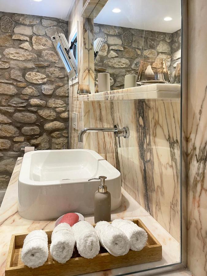 Blue Domino Luxury City Villa パトラ エクステリア 写真