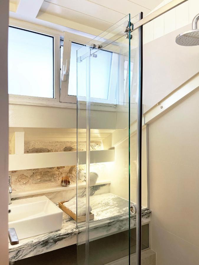 Blue Domino Luxury City Villa パトラ エクステリア 写真