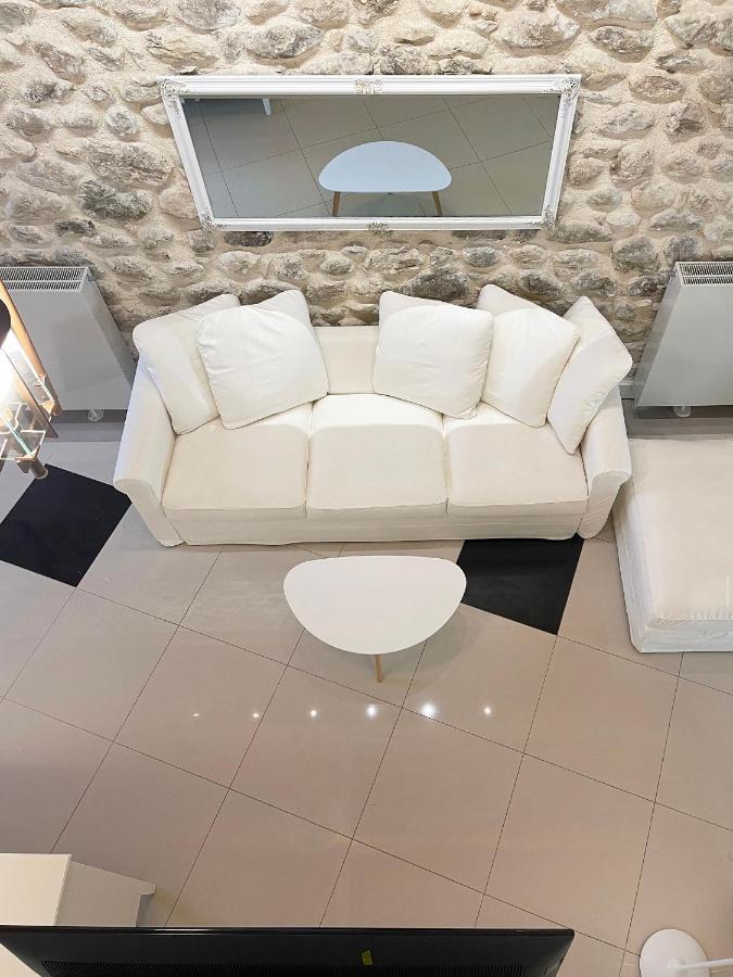 Blue Domino Luxury City Villa パトラ エクステリア 写真