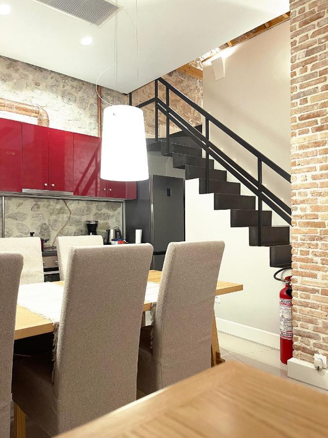 Blue Domino Luxury City Villa パトラ エクステリア 写真