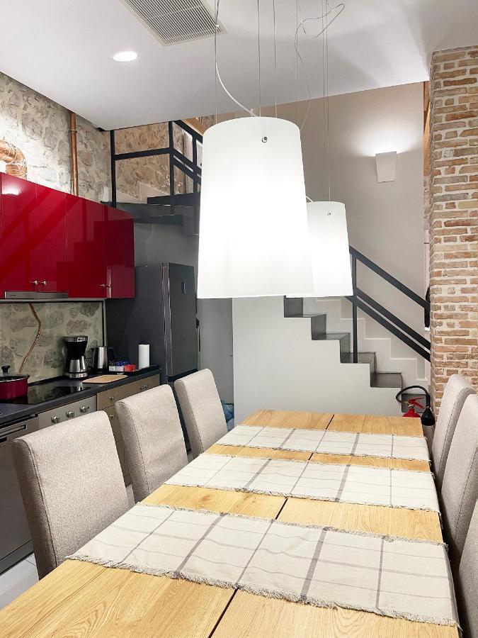 Blue Domino Luxury City Villa パトラ エクステリア 写真